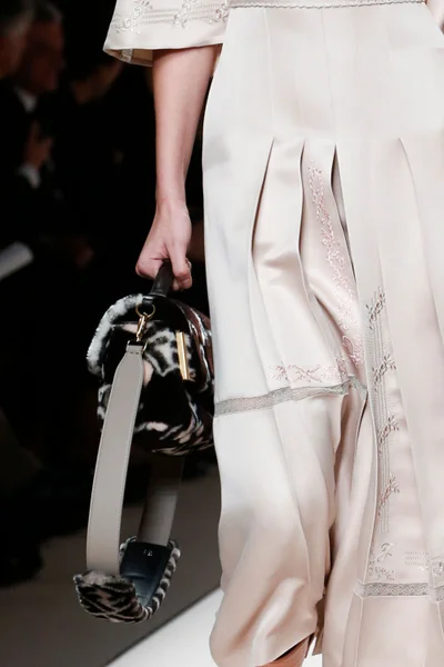 Look 95